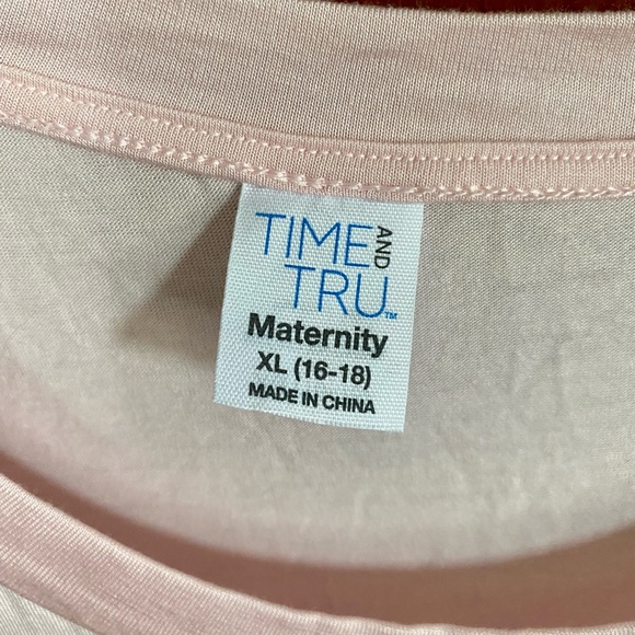 NWT Peplum Maternity Top - Picture 2 of 3